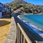 ビーチに下りる階段