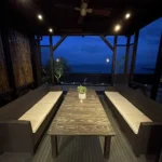 夜のウッドデッキ