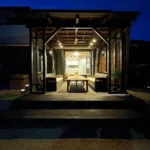 夜のウッドデッキ