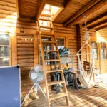 2階ウッドデッキへのハシゴ