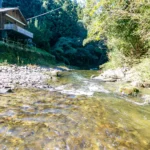 すぐ近くを流れる真国川 すぐ近くを流れる真国川