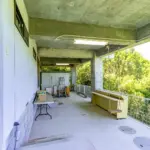建物下スペース