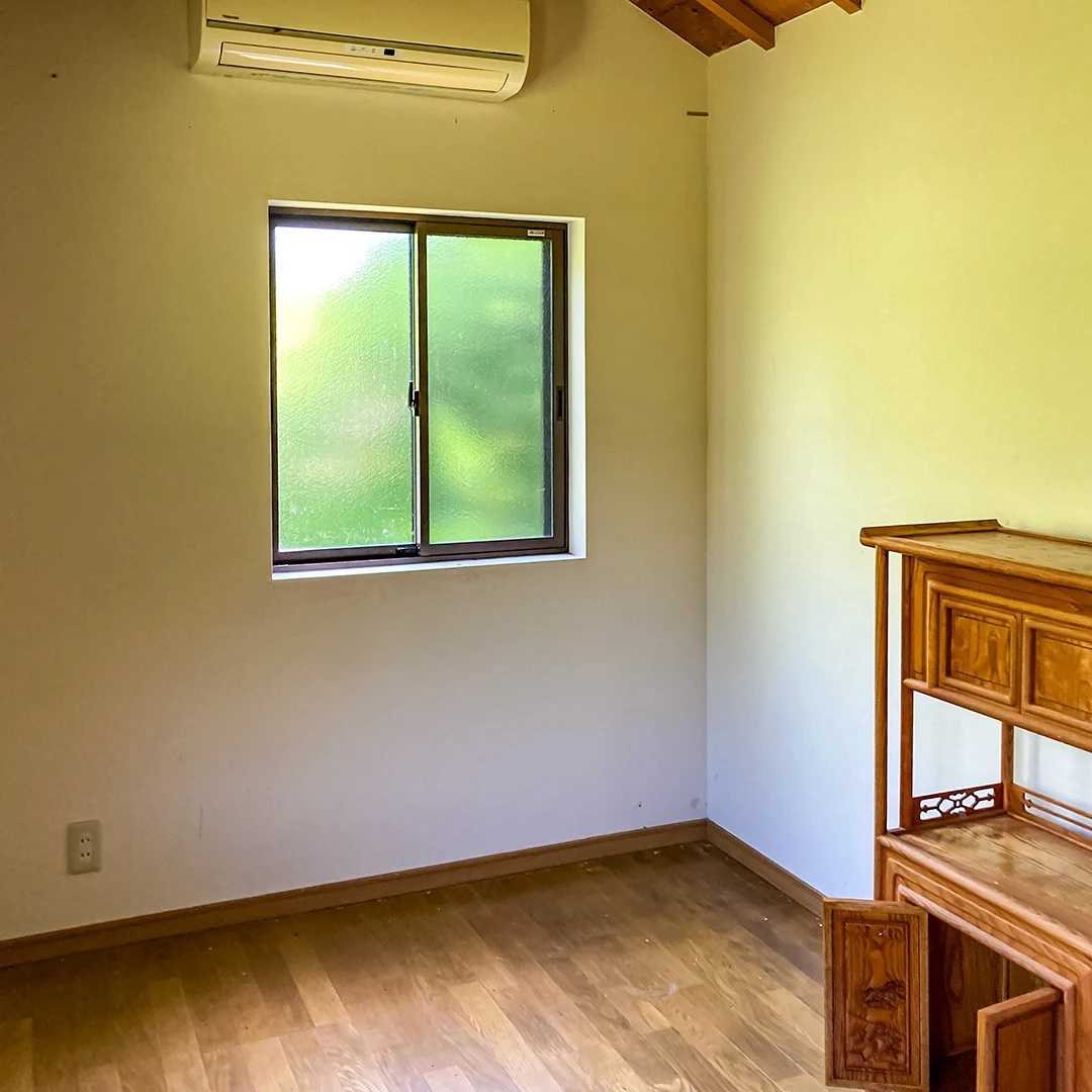 小屋の内部