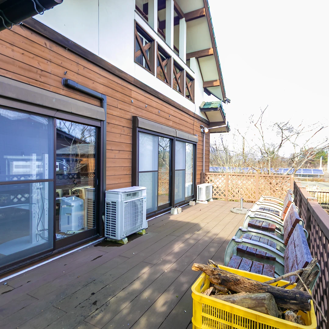 広いウッドデッキ