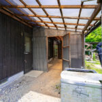 玄関と作業小屋入口