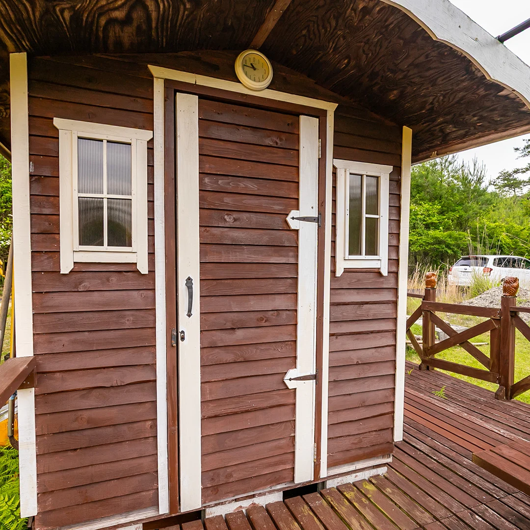 小屋入口