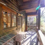 玄関前ウッドデッキ