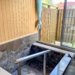 石張りの浴室